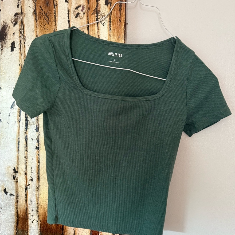 Hollister Women's Forest Green Crop Top size small